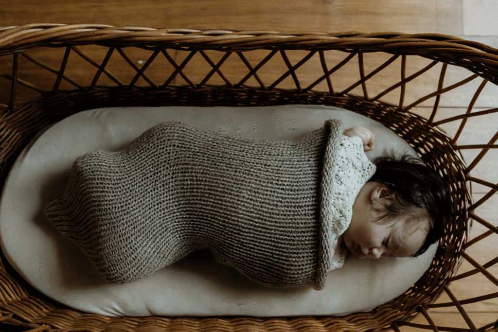 cocon de naissance tricoté